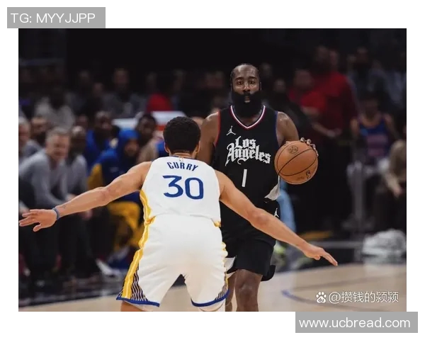 南京篮球队逆袭之路揭秘：从低谷到巅峰的奋斗与荣耀